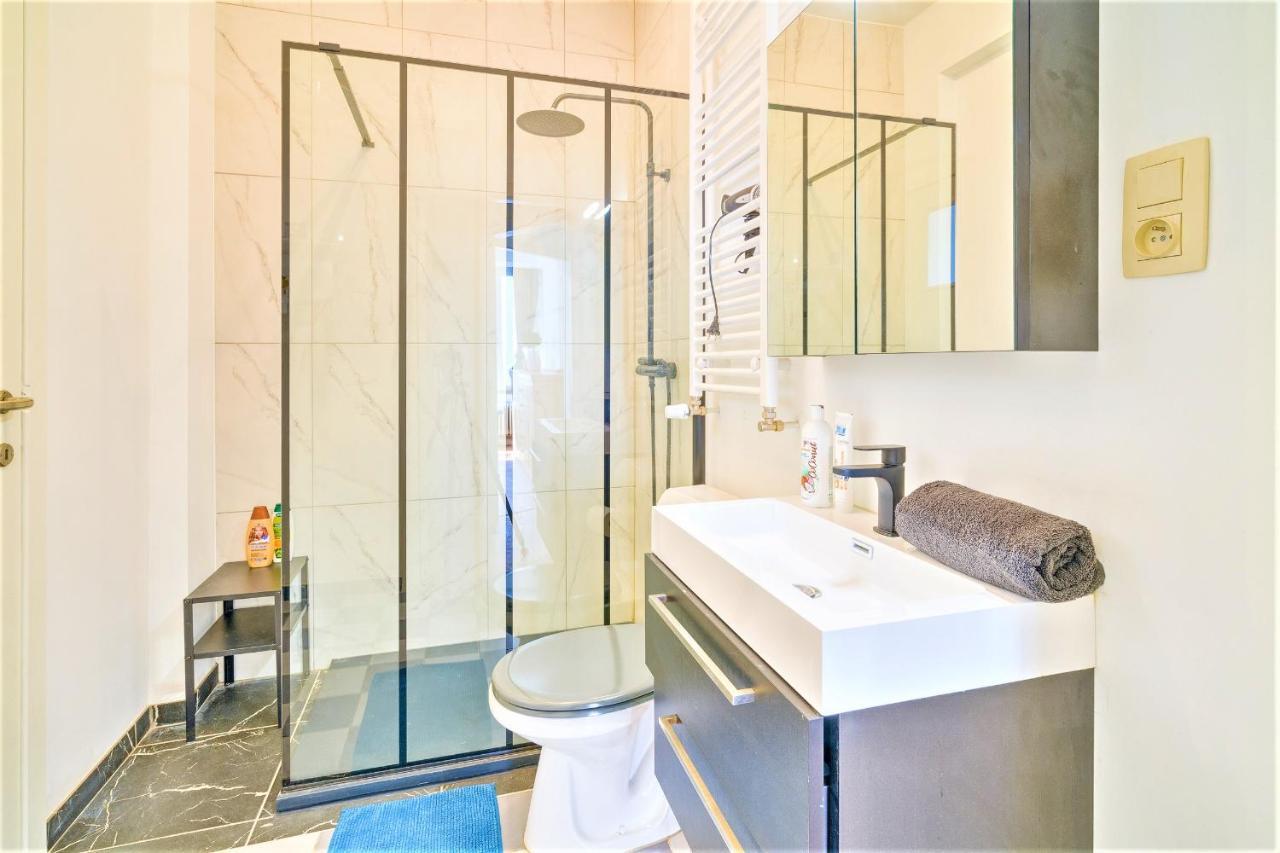 The Lily Lodge In The Heart Of Antwerpen Eksteriør billede